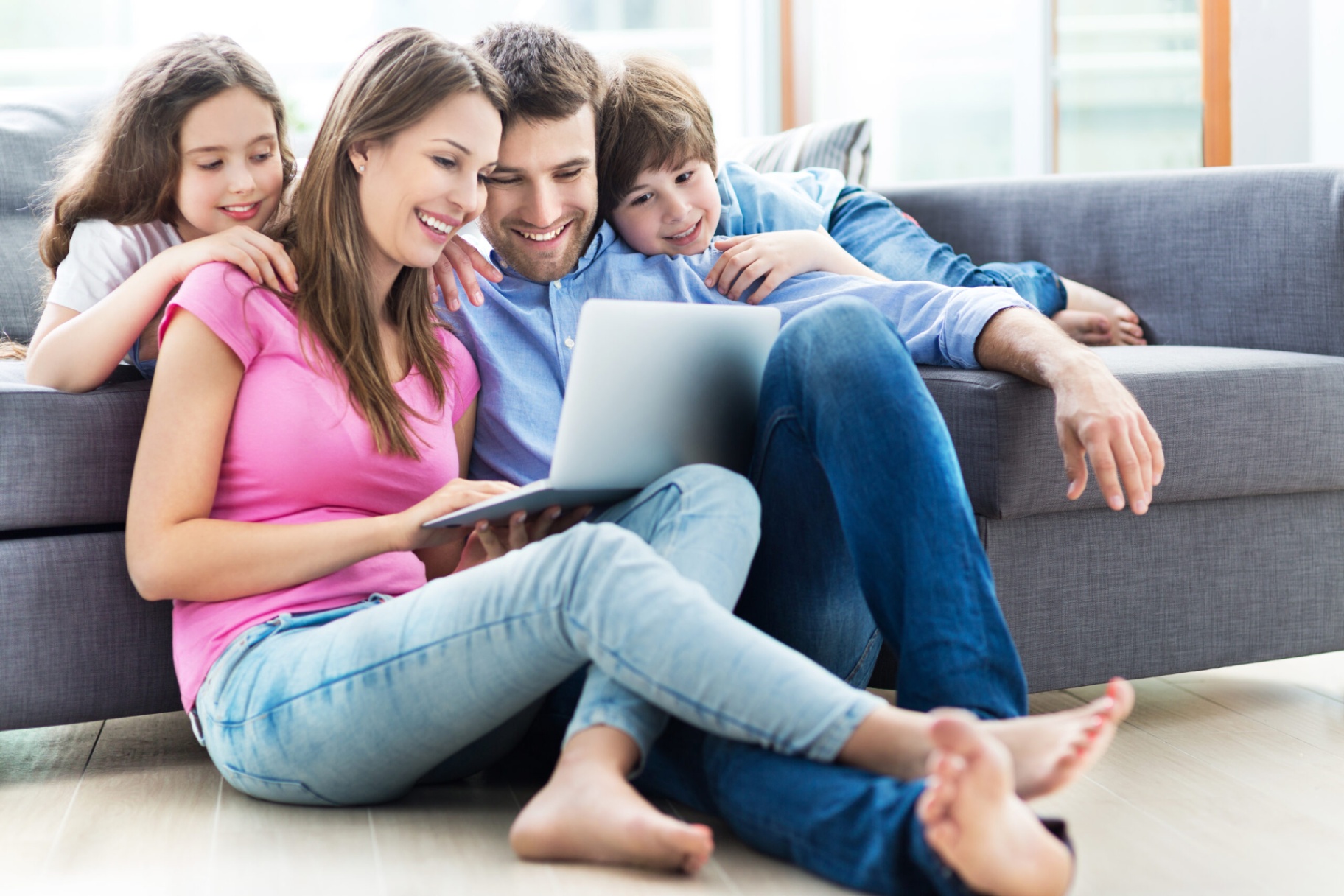 Wide range of 5G mobile and internet packages designed for family video calls in the UAE